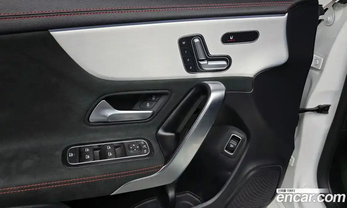 Mercedes-Benz CLA-Class 2023 2.0 Автомат в Москве № 142897, фото 13