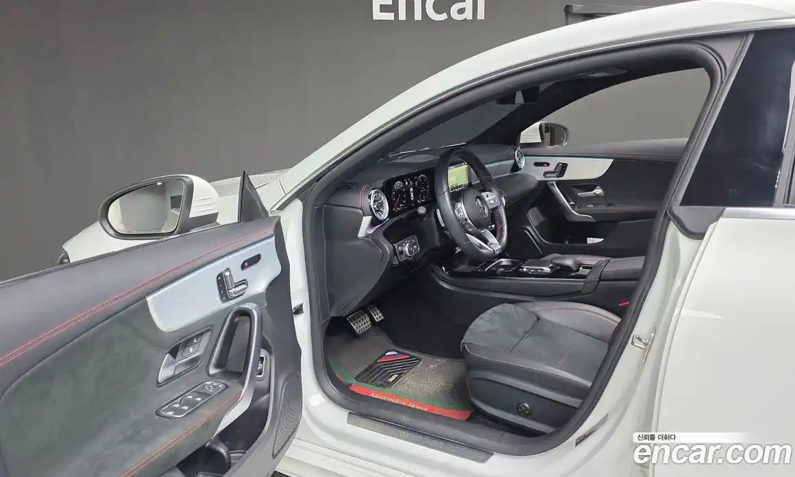 Mercedes-Benz CLA-Class 2023 2.0 Автомат в Москве № 142897, фото 10