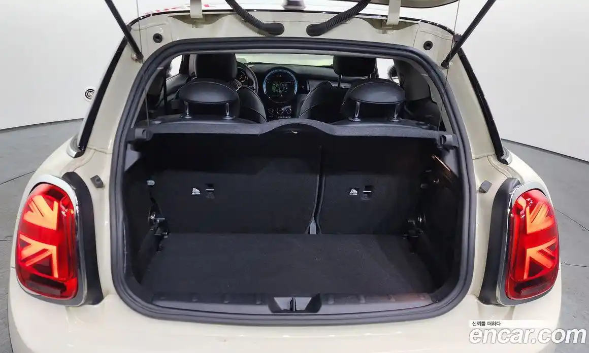 Mini Cooper 2021 1.5 Автомат в Москве № 153067, фото 12