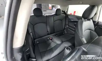 Mini Cooper 2021 1.5 Автомат в Москве № 153067, миниатюра 3