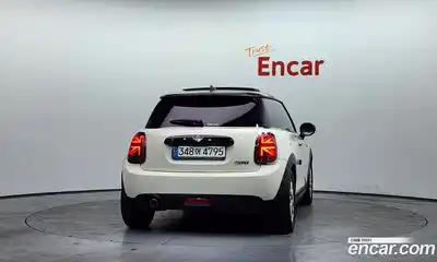 Mini Cooper 2021 1.5 Автомат в Москве № 153067, миниатюра 4