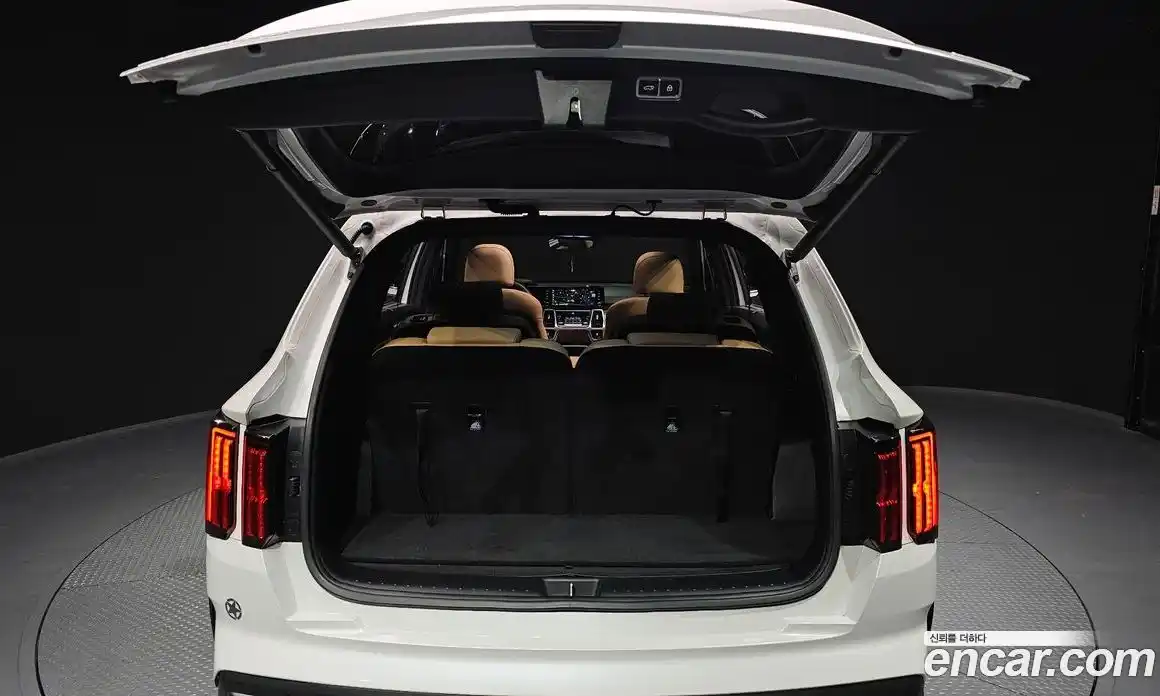 Kia Sorento 2023 1.6 Автомат в Москве № 15384, фото 4