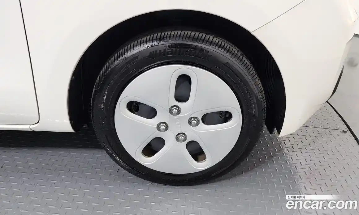 Kia Ray 2023 1.0 Автомат в Москве № 15614, фото 8