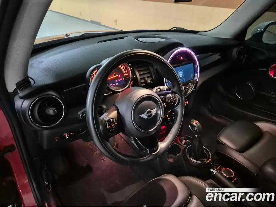 Mini Cooper 2015 1.5 Автомат в Москве № 156863, фото 17