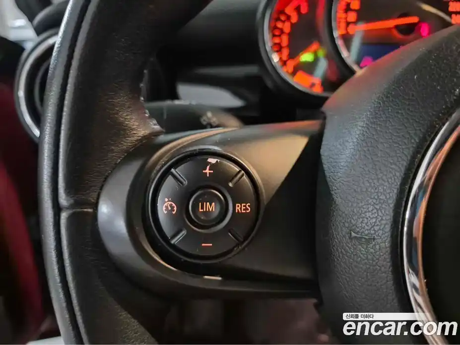 Mini Cooper 2015 1.5 Автомат в Москве № 156863, фото 18