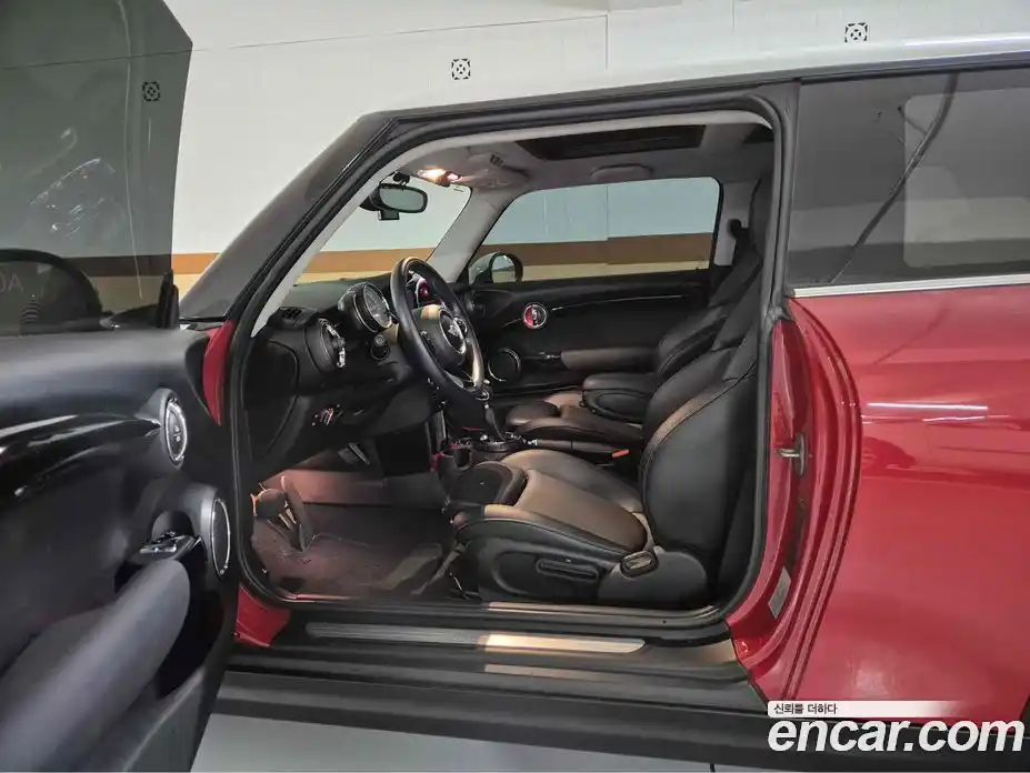 Mini Cooper 2015 1.5 Автомат в Москве № 156863, фото 9