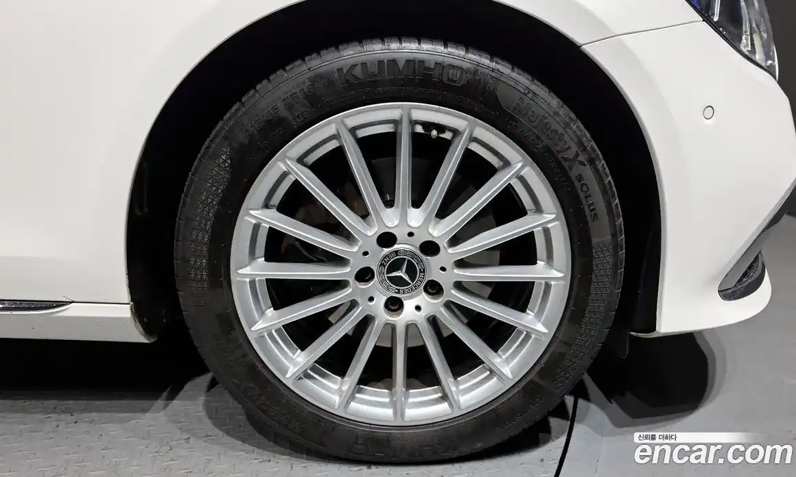 Mercedes-Benz E-Class 2022 2.0 Автомат в Москве № 160420, фото 1