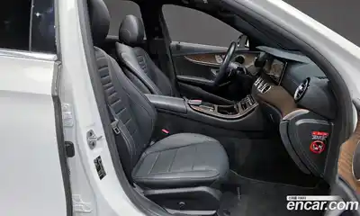 Mercedes-Benz E-Class 2022 2.0 Автомат в Москве № 160420, миниатюра 4