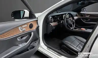 Mercedes-Benz E-Class 2022 2.0 Автомат в Москве № 160420, миниатюра 8