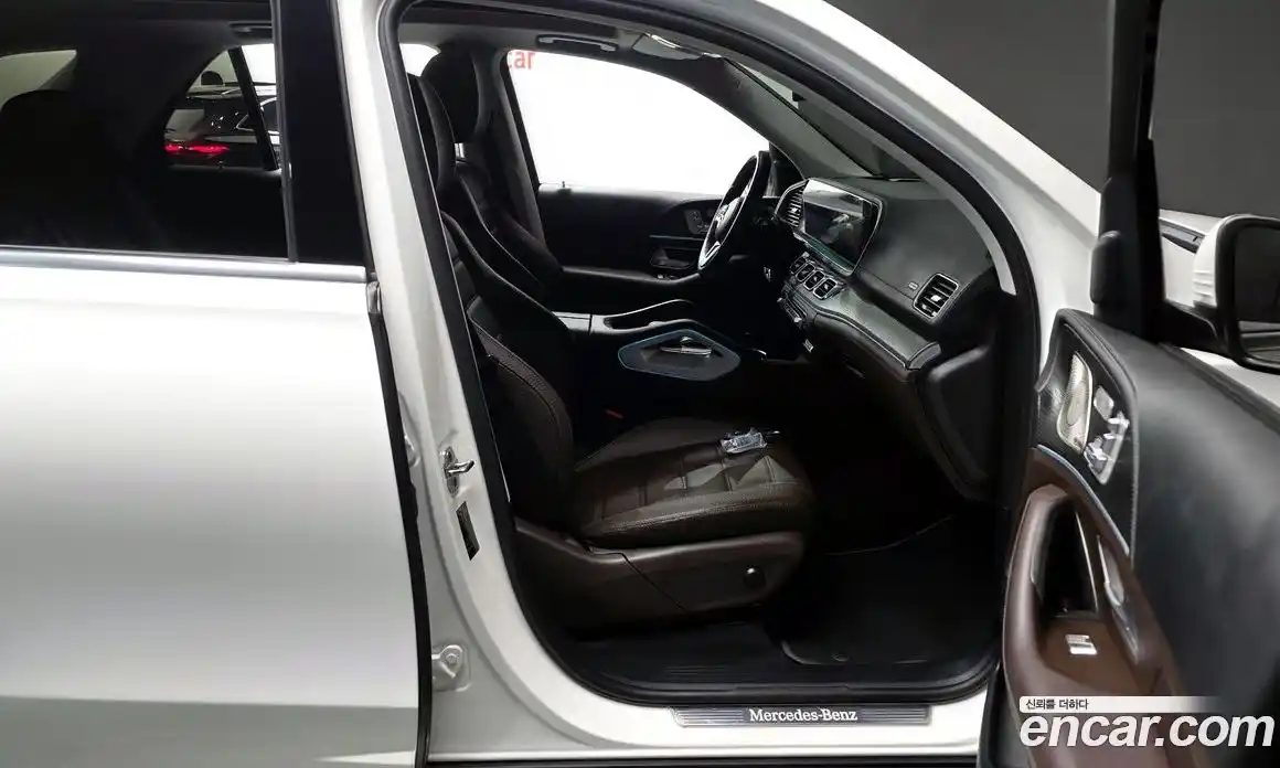 Mercedes-Benz GLE-Class 2023 3.0 Автомат в Москве № 160609, фото 14