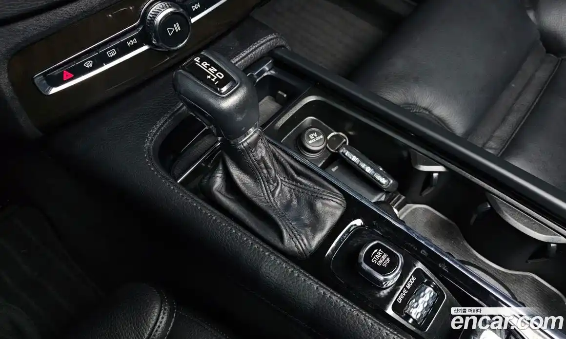 Volvo XC90 2018 2.0 Автомат в Москве № 164547, фото 16