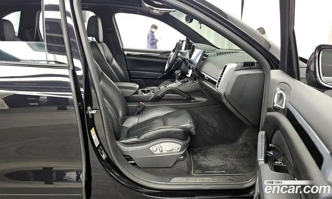 Porsche Cayenne 2015 3.6 Автомат в Москве № 165687, фото 10