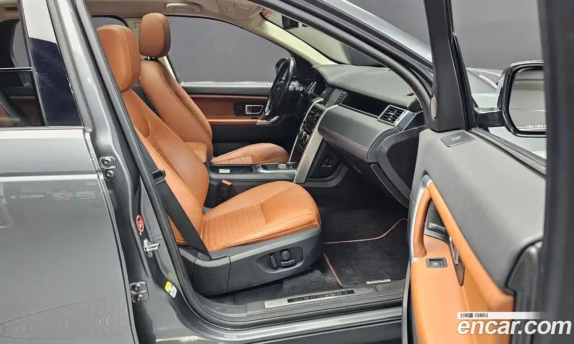 Land Rover Discovery Sport 2016 2.0 Автомат в Москве № 166557, фото 16