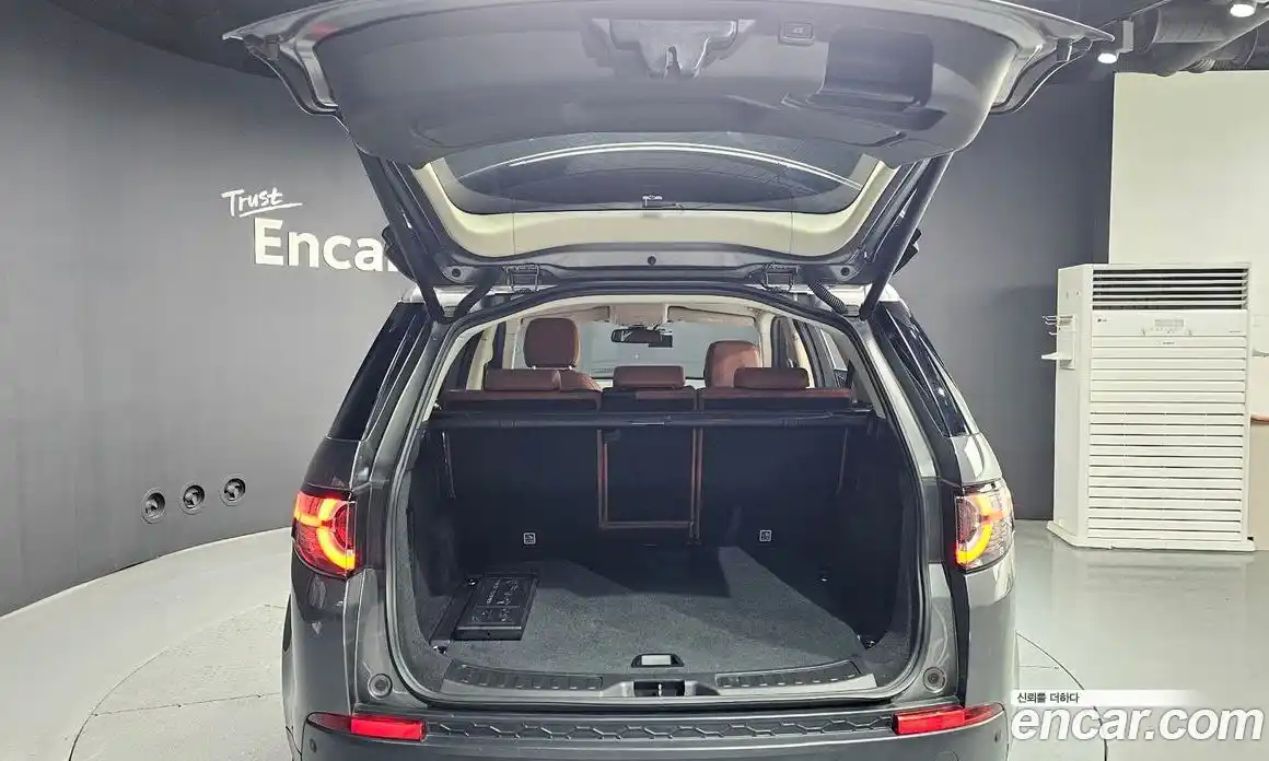 Land Rover Discovery Sport 2016 2.0 Автомат в Москве № 166557, фото 4