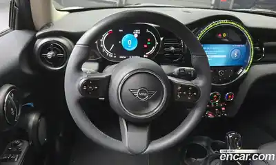 Mini Cooper 2024 1.5 Автомат в Москве № 167001, миниатюра 2