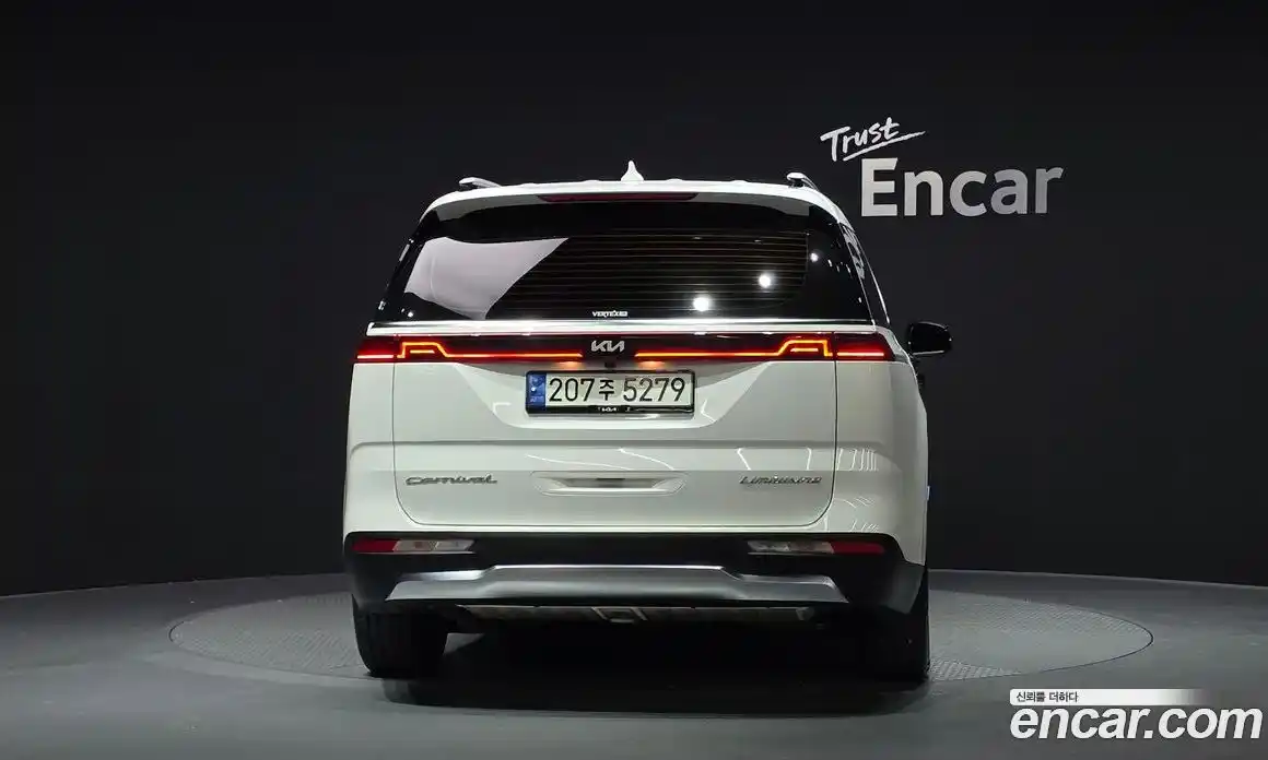 Kia Canival 2021 2.2 Автомат в Москве № 16704, фото 17