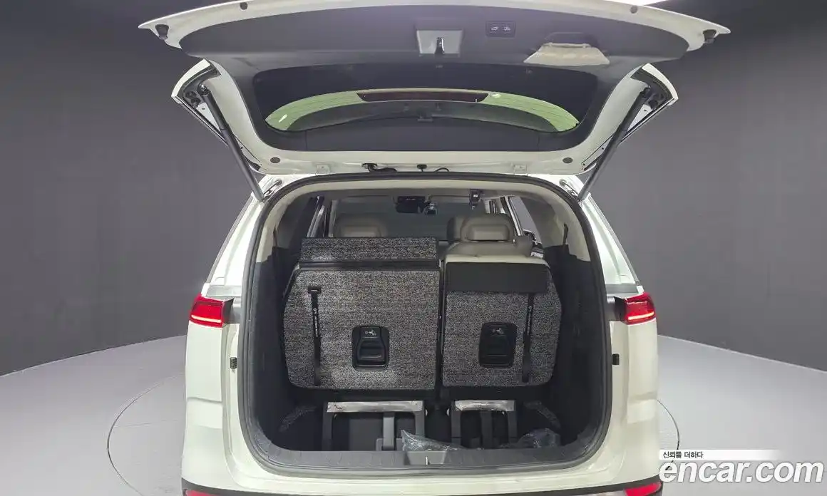 Kia Canival 2021 2.2 Автомат в Москве № 16704, фото 20