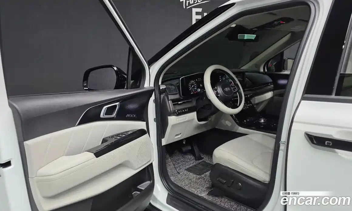 Kia Canival 2021 2.2 Автомат в Москве № 16704, фото 4