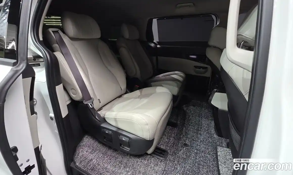 Kia Canival 2021 2.2 Автомат в Москве № 16704, фото 10