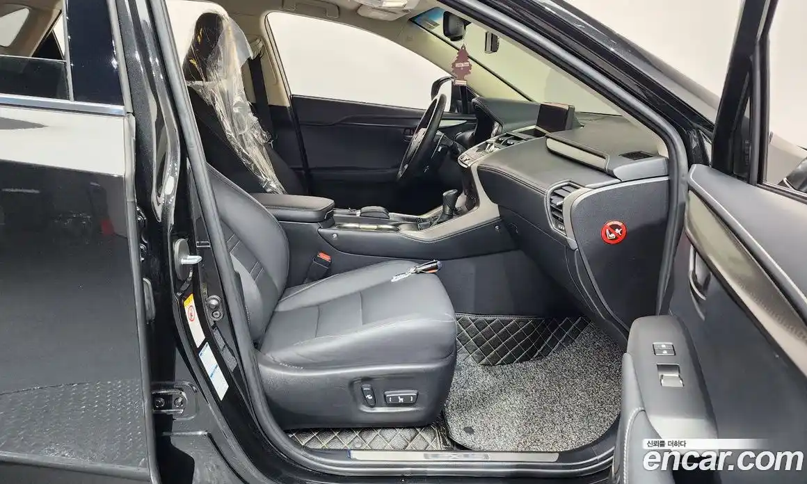 Lexus NX 2018 2.5 Автомат в Москве № 168142, фото 16