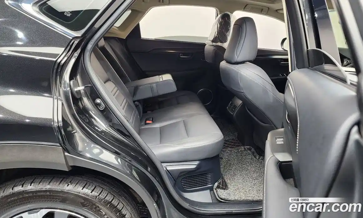 Lexus NX 2018 2.5 Автомат в Москве № 168142, фото 9