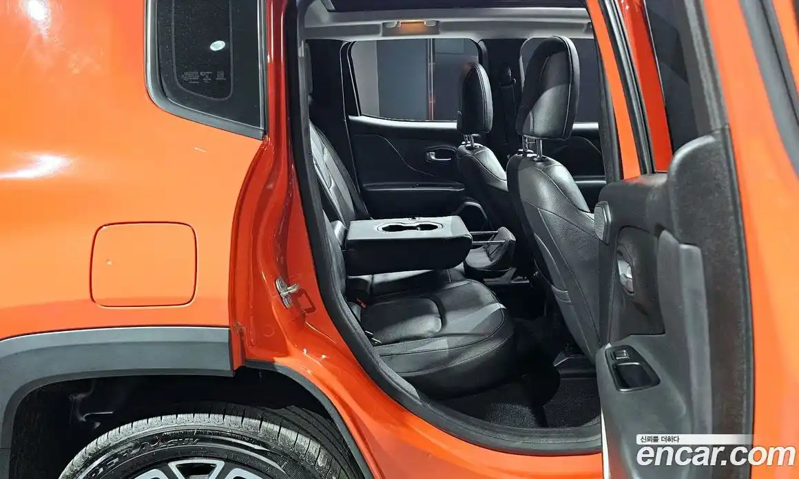 Jeep Renegade 2018 2.0 Автомат в Москве № 169857, фото 11