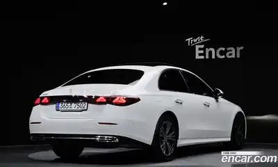 Mercedes-Benz E-Class 2024 2.0 Автомат в Москве № 179358, миниатюра 3