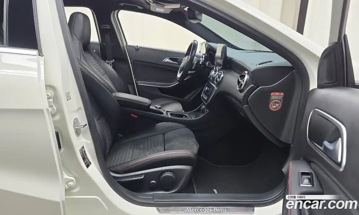 Mercedes-Benz A-Class 2018 1.6 Автомат в Москве № 194761, фото 20