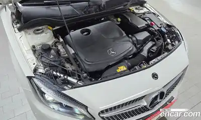 Mercedes-Benz A-Class 2018 1.6 Автомат в Москве № 194761, миниатюра 3