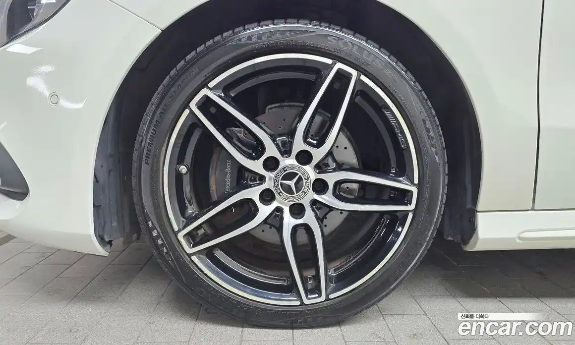 Mercedes-Benz A-Class 2018 1.6 Автомат в Москве № 194761, фото 9