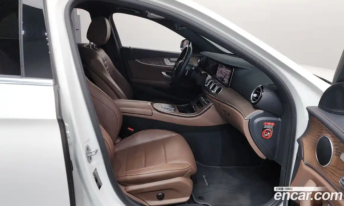 Mercedes-Benz E-Class 2022 2.0 Автомат в Москве № 195050, фото 19