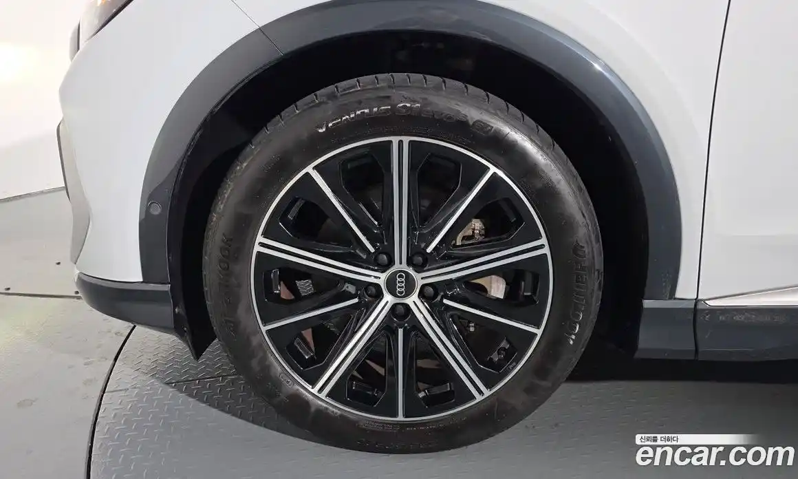 Audi Q4 e-tron 2024 0.2 Автомат в Москве № 196043, фото 15