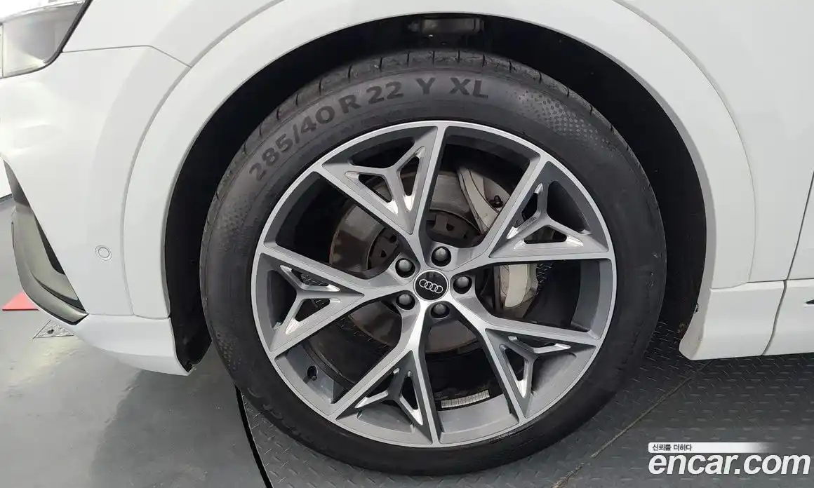 Audi Q8 2023 3.0 Автомат в Москве № 196062, фото 12