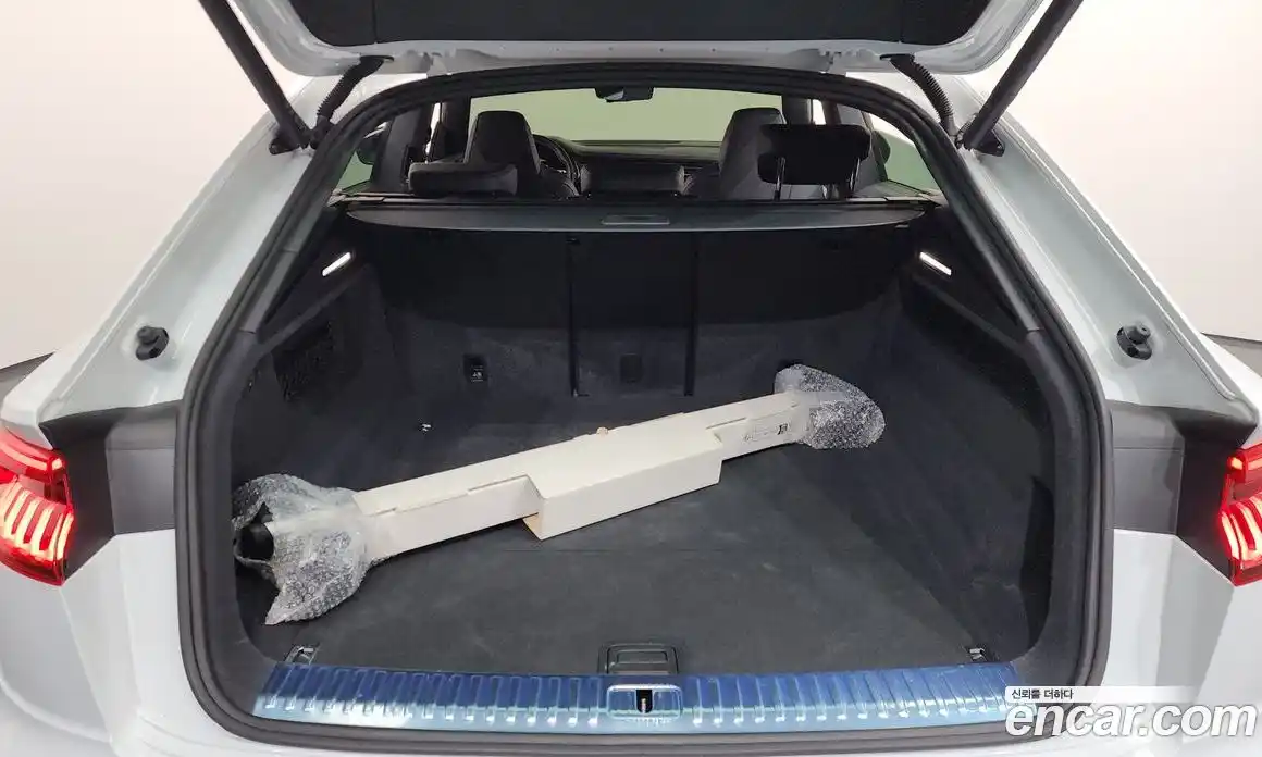 Audi Q8 2023 3.0 Автомат в Москве № 196062, фото 20