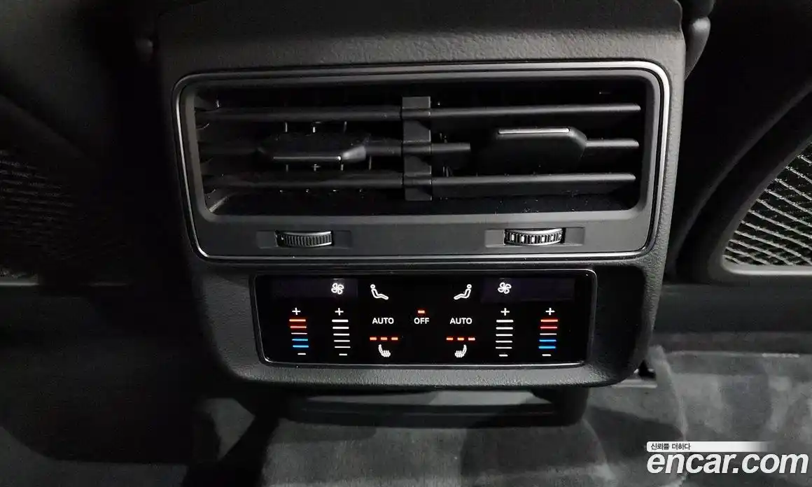 Audi Q8 2023 3.0 Автомат в Москве № 196062, фото 7