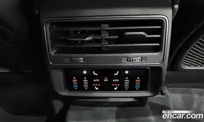 Audi Q8 2023 3.0 Автомат в Москве № 196062, миниатюра 7