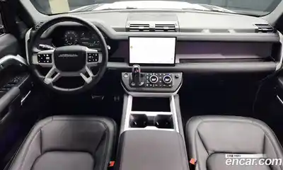 Land Rover Defender, 2025