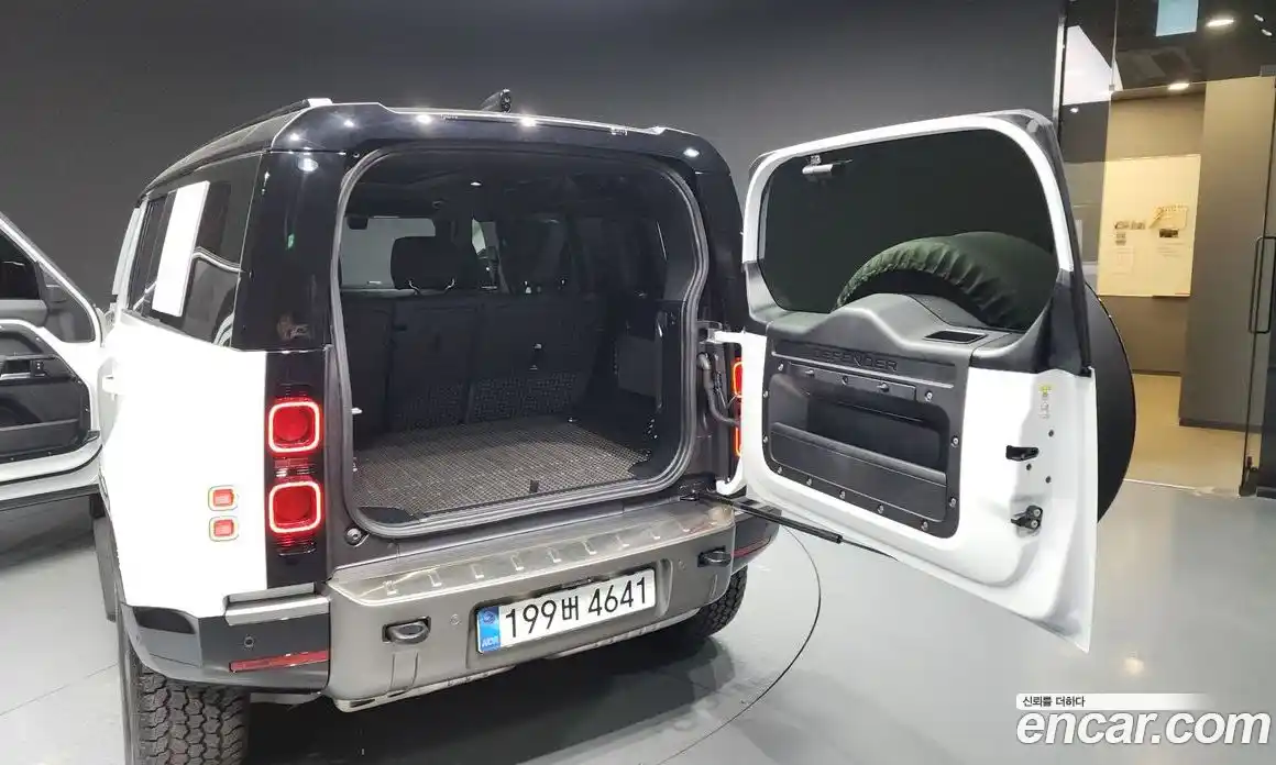 Land Rover Defender 2025 3.0 Автомат в Москве № 198067, фото 14