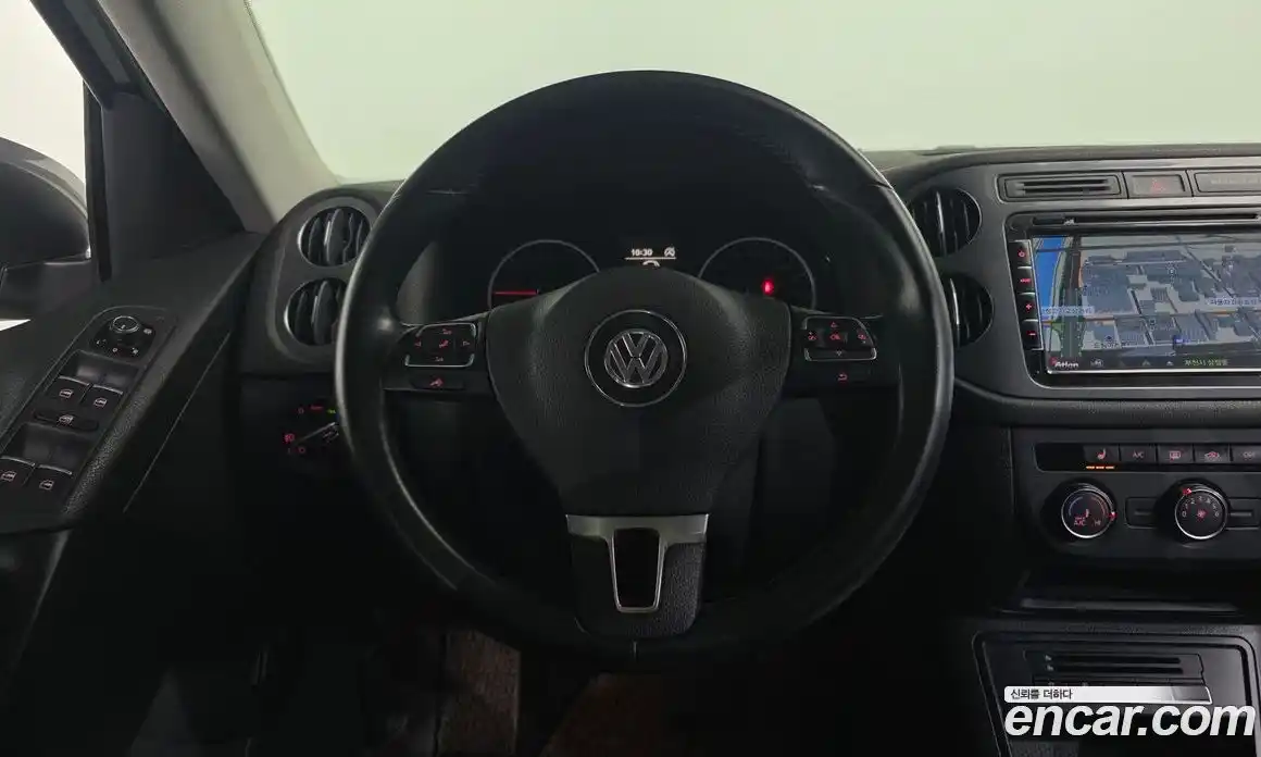 Volkswagen Tiguan 2016 2.0 Автомат в Москве № 199176, фото 1