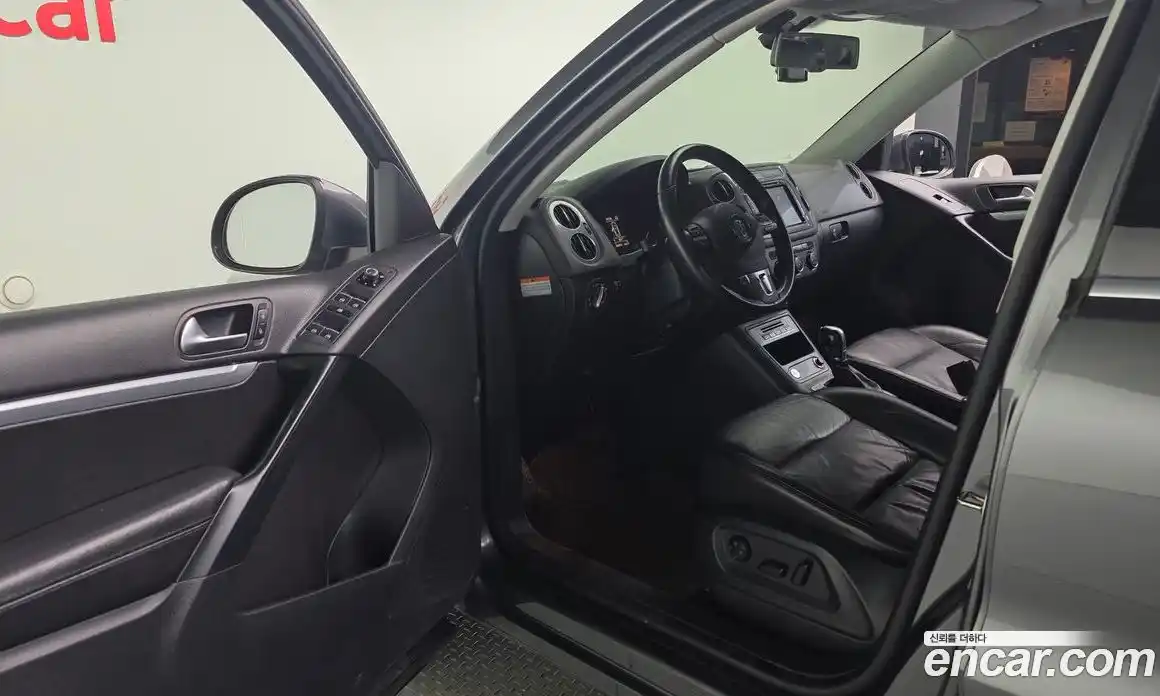 Volkswagen Tiguan 2016 2.0 Автомат в Москве № 199176, фото 17