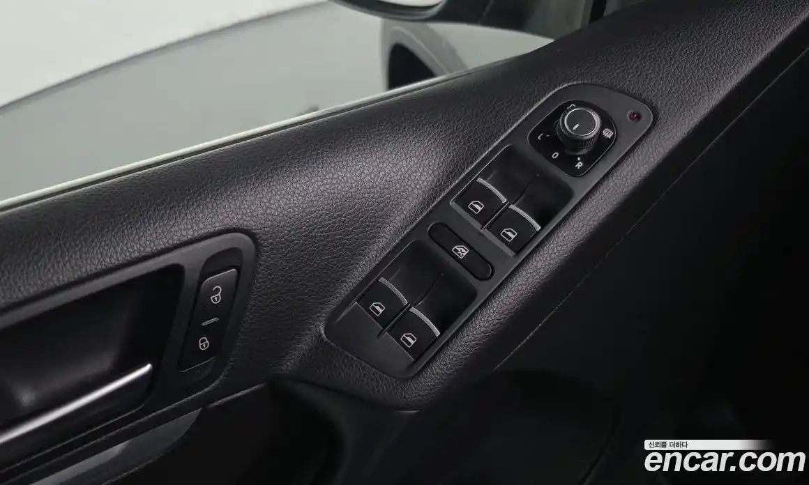 Volkswagen Tiguan 2016 2.0 Автомат в Москве № 199176, фото 10