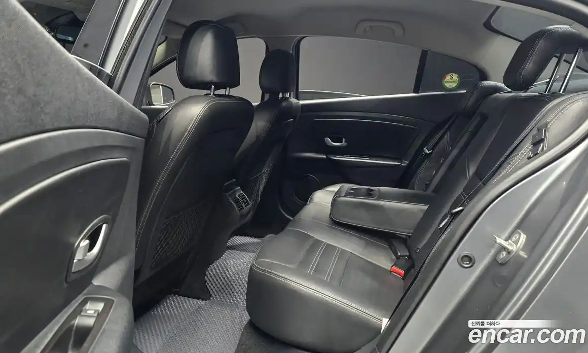 Renault SM3 2016 1.6 Автомат в Москве № 205941, фото 15