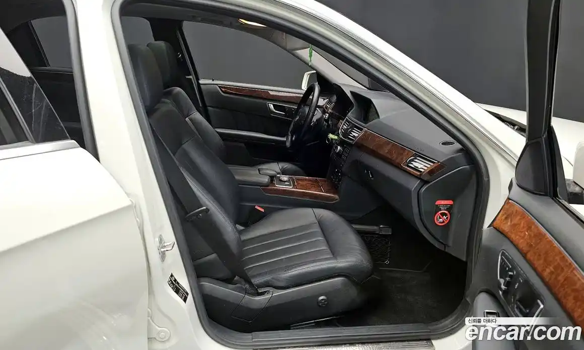 Mercedes-Benz E-Class 2012 3.5 Автомат в Москве № 207984, фото 13