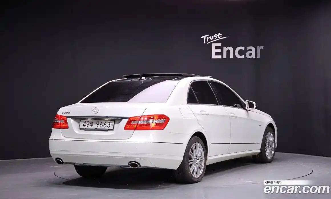 Mercedes-Benz E-Class 2012 3.5 Автомат в Москве № 207984, фото 17