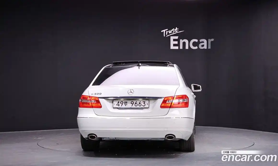 Mercedes-Benz E-Class 2012 3.5 Автомат в Москве № 207984, фото 8