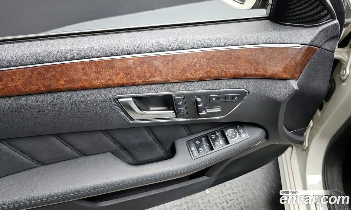 Mercedes-Benz E-Class 2012 3.5 Автомат в Москве № 207984, фото 10