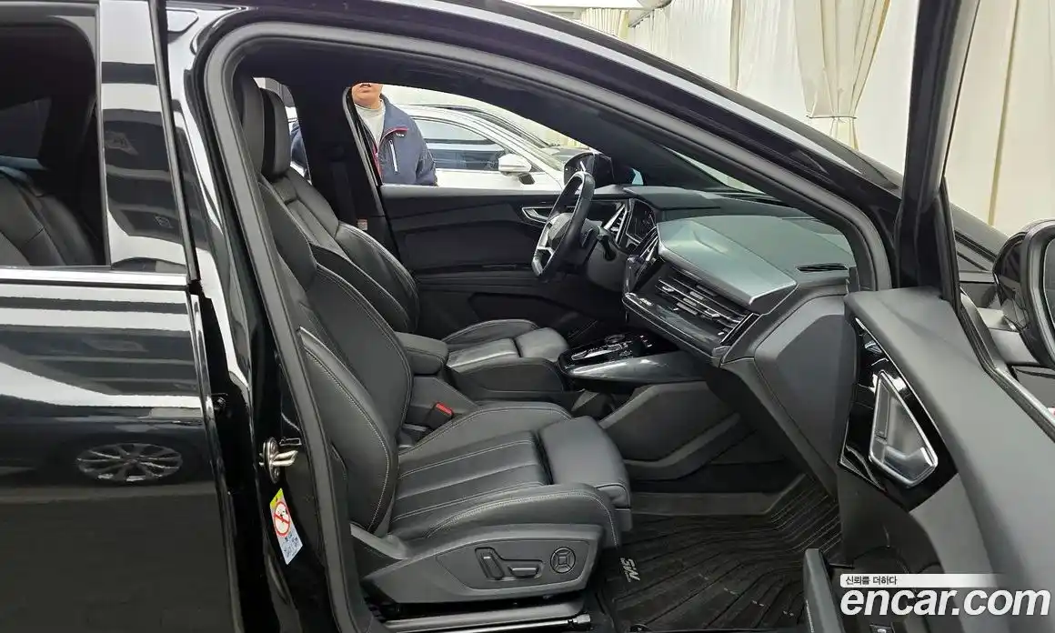 Audi Q4 e-tron 2023 0.2 Автомат в Москве № 212442, фото 11