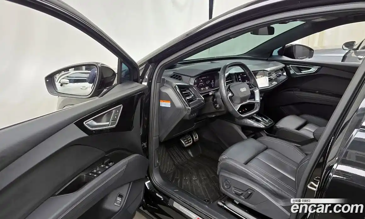 Audi Q4 e-tron 2023 0.2 Автомат в Москве № 212442, фото 17