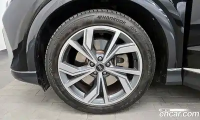Audi Q4 e-tron 2023 0.2 Автомат в Москве № 212442, миниатюра 4