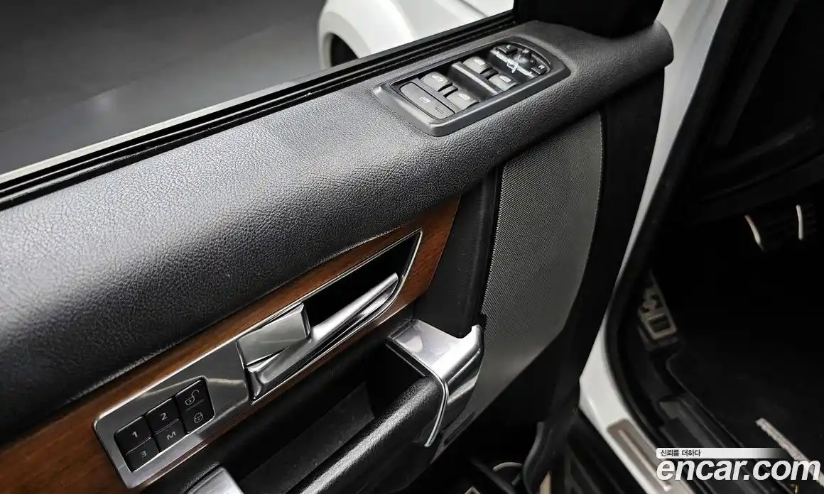 Land Rover Discovery 2016 3.0 Автомат в Москве № 213790, фото 13